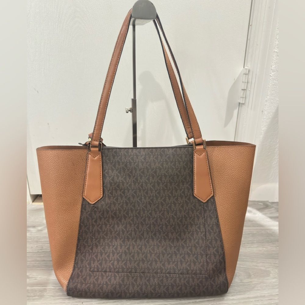 Michael Kors Elegant Brown and Tan Tote - Picture 3 of 11